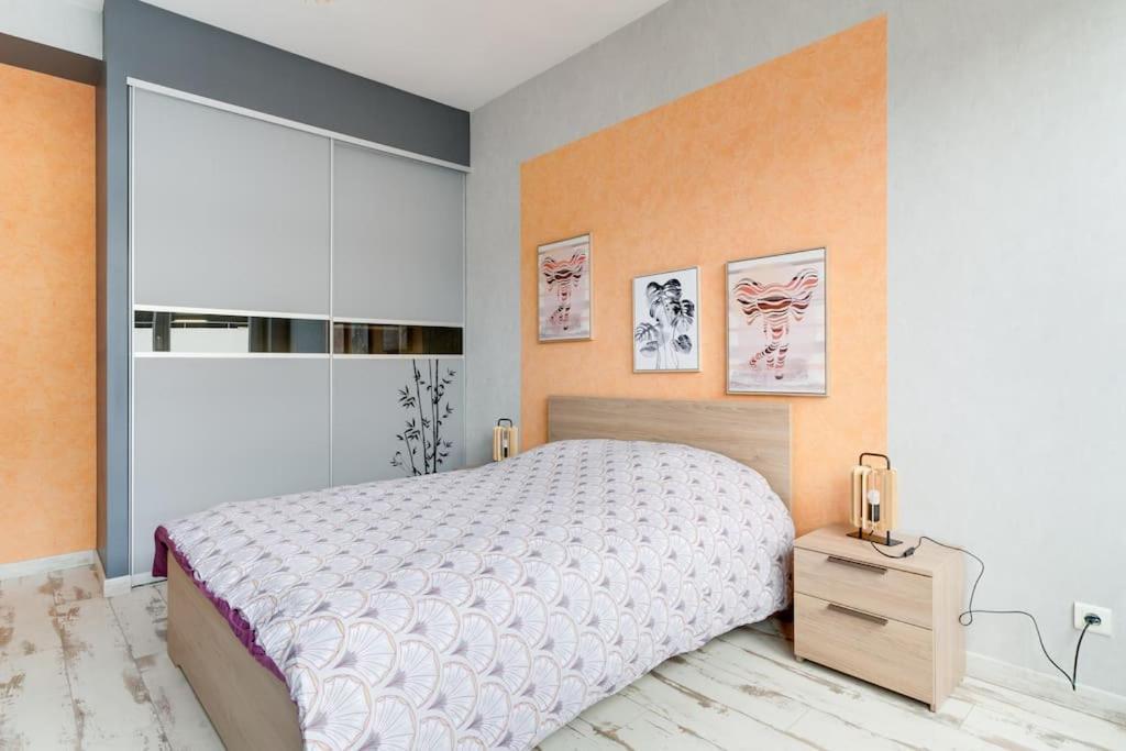 Superbe Appartement A Une Minute A Pied De La Gare Epinal Bagian luar foto